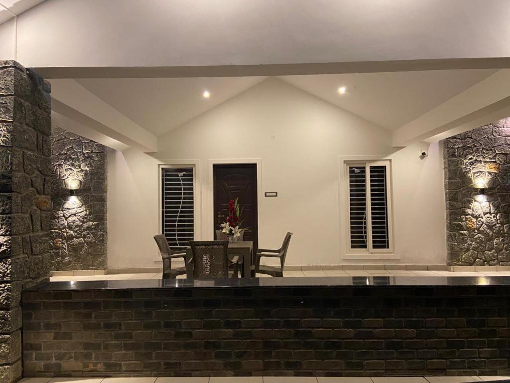 Rr Holiday Inn Kodaikanal Kültér fotó